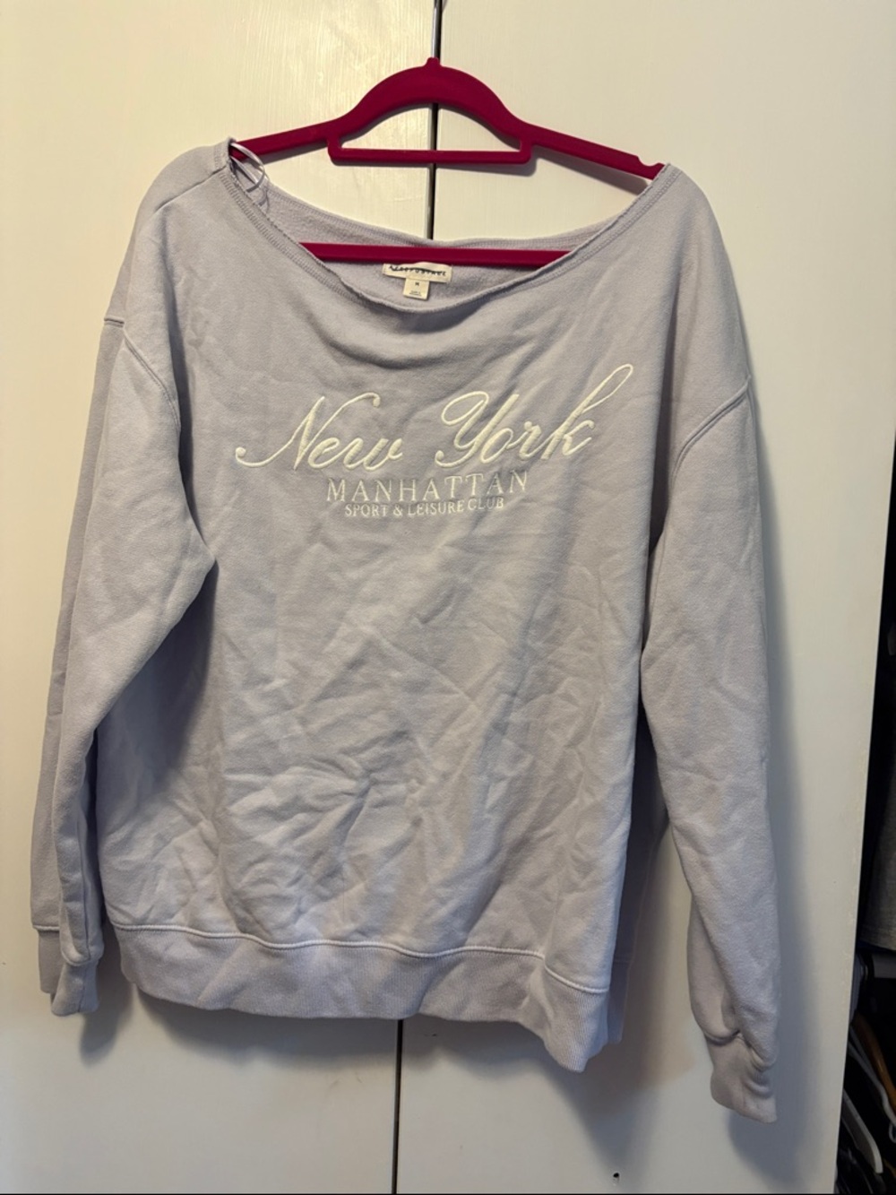 Aeropostale Light Lavender "New York Manhattan" Pullover Sweatshirt